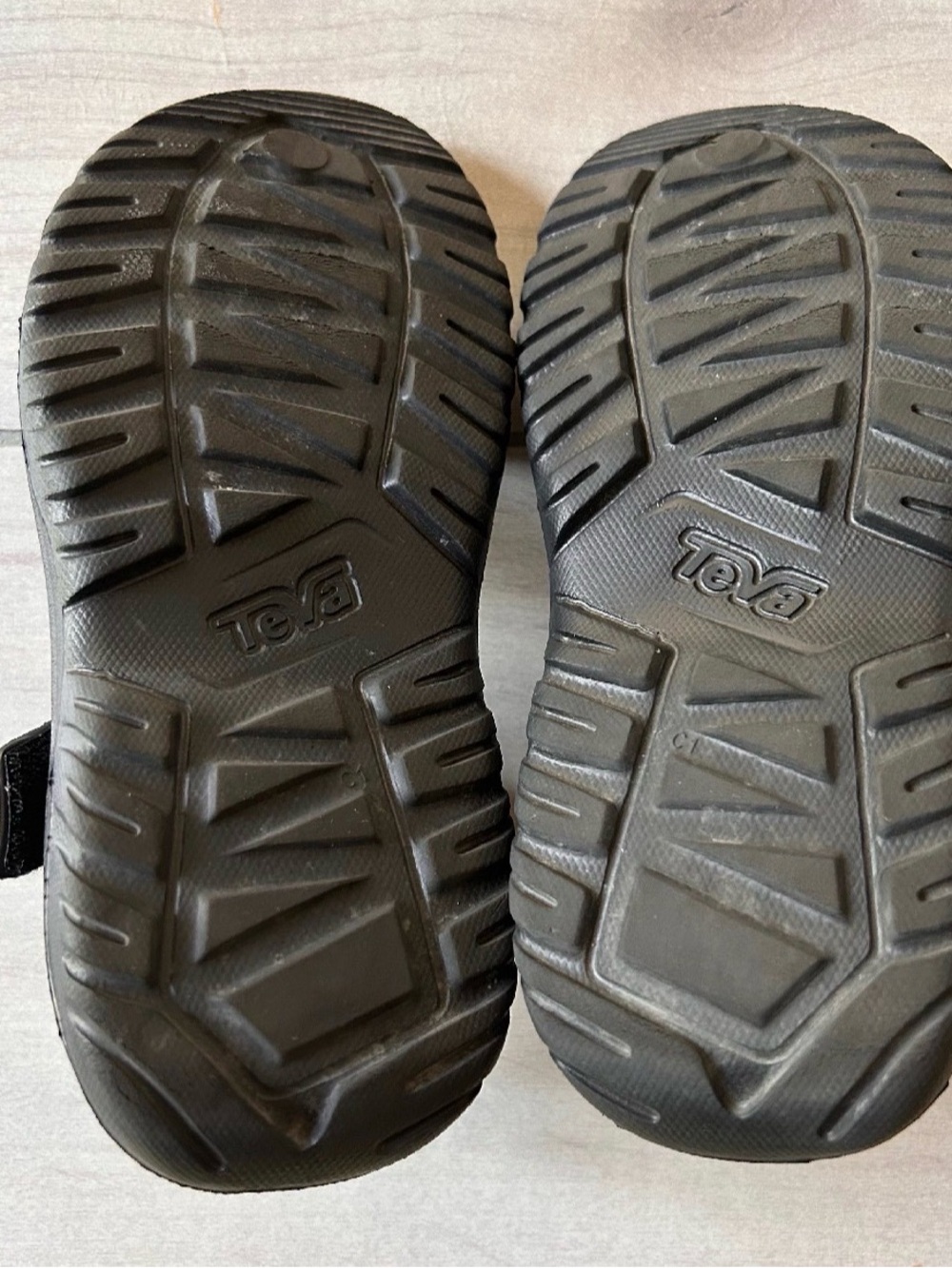 NWOT Teva Kids Black Waterproof Sporty Slide Sandals with Velcro Straps - Picture 2 of 3
